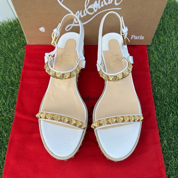 CHRISTIAN LOUBOUTIN PYRACLOU 60 FLATFORM SANDALS WHITE LEATHER GOLD STUDS SZ 39 - Picture 8 of 15